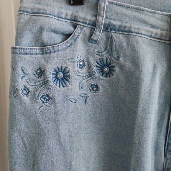 LAFEI- NIER Woman's Jeans Light Blue W Swarovski Crystals - Picture 3 of 16